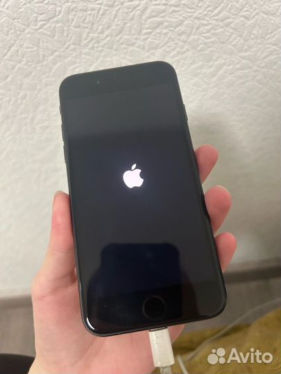 iPhone SE (2020), 64 ГБ