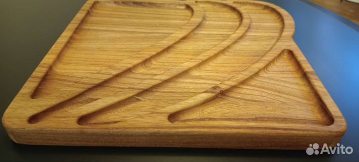 Сервировочная тарелка дерево