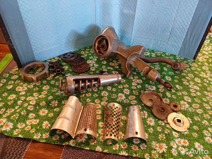 Мясорубка механическая и соковыжималка. СССР