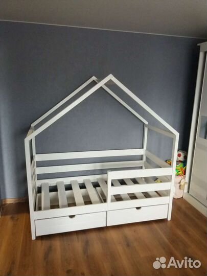 Детская кровать домик