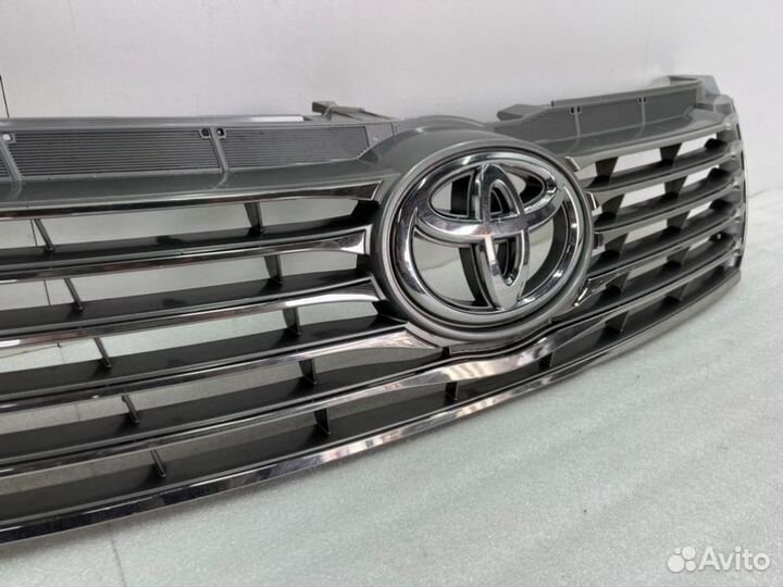 Решетка радиатора передняя Toyota Camry V50