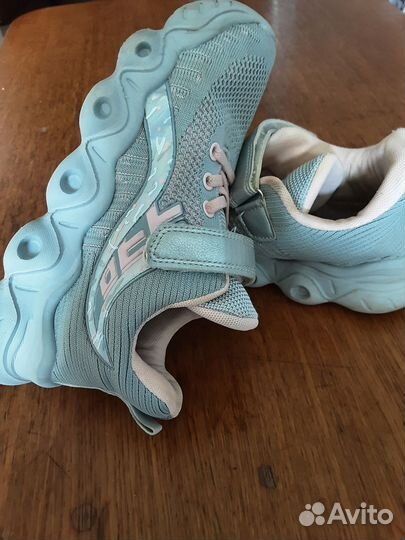 Кроссовки для девочки