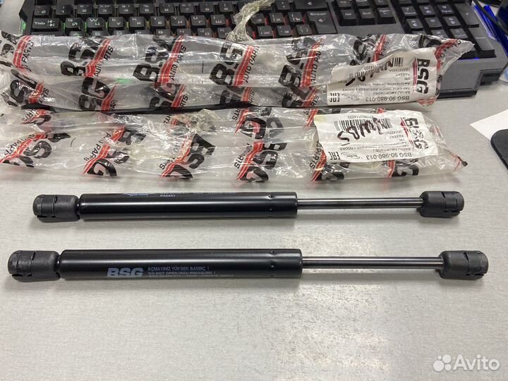 Амортизатор крышки багажника vw b5 2шт