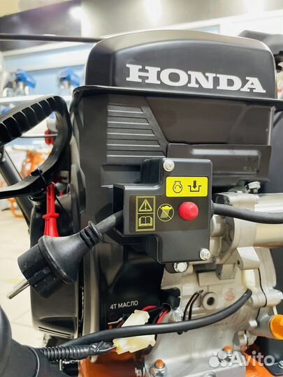 Снегоуборщик бензиновый самоходный HS110 GX390/15L