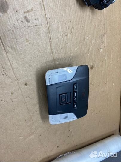 Передний потолочный плафон Corolla E210