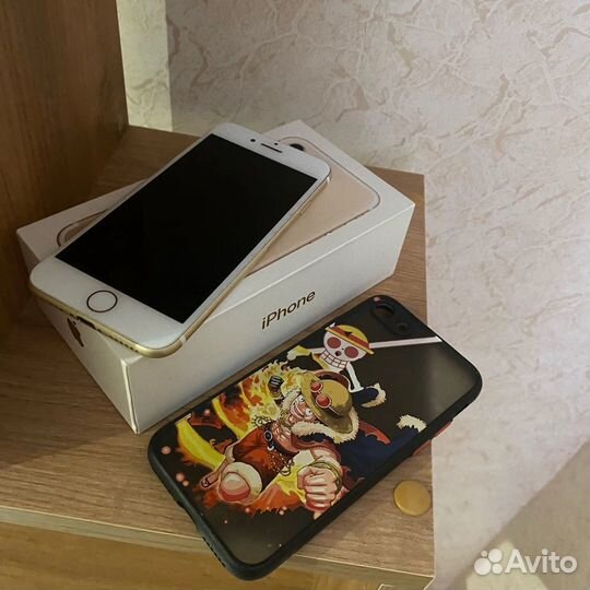 Телефон iPhone 7