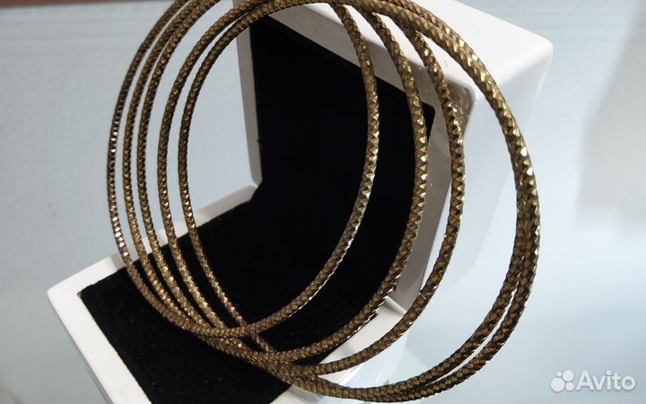 Браслет из 5 колец под золото.Бижутерия