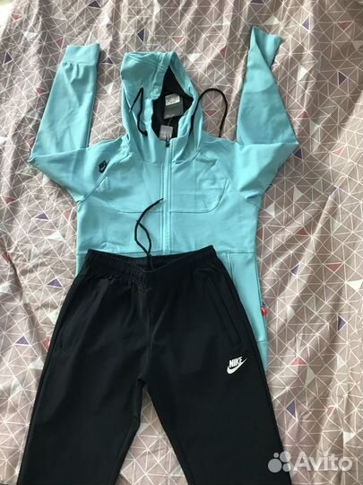 Спортивный костюм женский