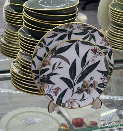 Набор тарелок