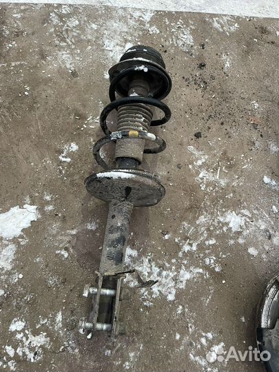 Передние стойки Renault Logan,Largus