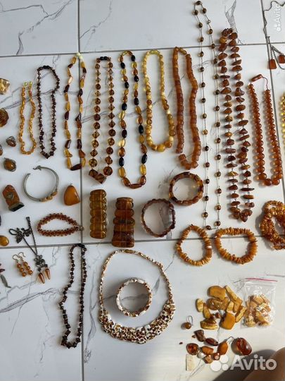 Янтарные бусы серьги браслет колье брошь