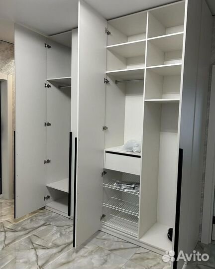 Шкафы в прихожую на заказ прямые и угловые