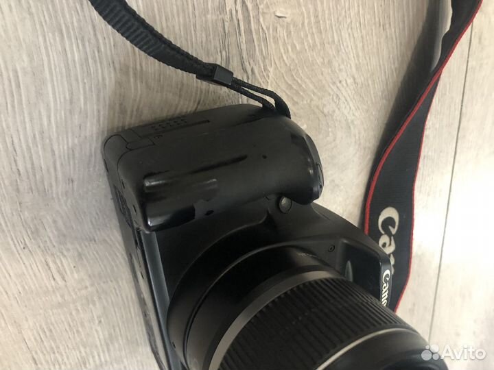 Зеркальный фотоаппарат Canon EOS 1000D