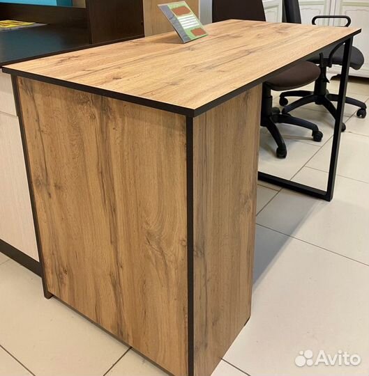 Письменный стол