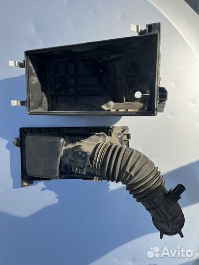 Toyota avensis t250 корпус воздушного фильтра