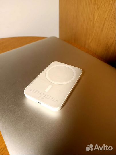Беспроводная зарядка для iPhone
