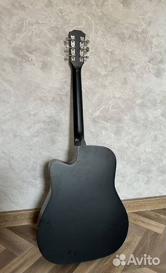 Акустическая гитара