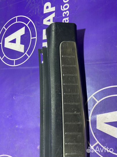 Накладка замка багажника Toyota Avensis Т25