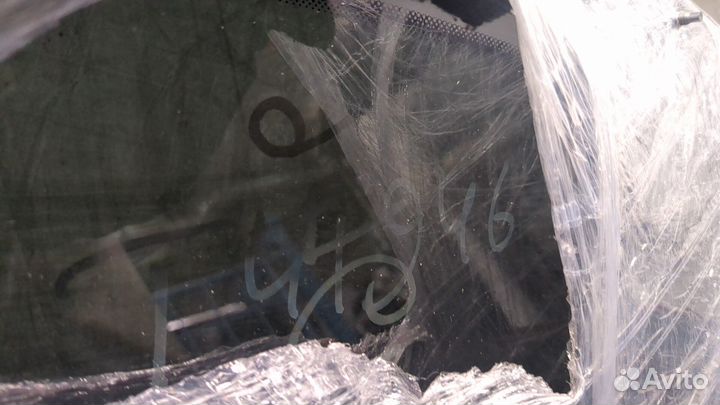 Стекло кузовное боковое правое заднее киа Sorento