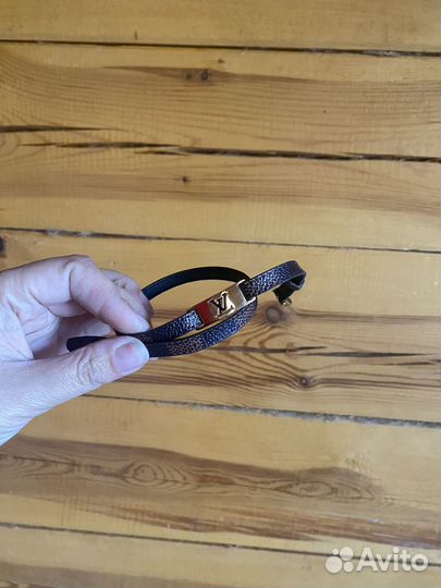 Продам модный браслет на руку LW