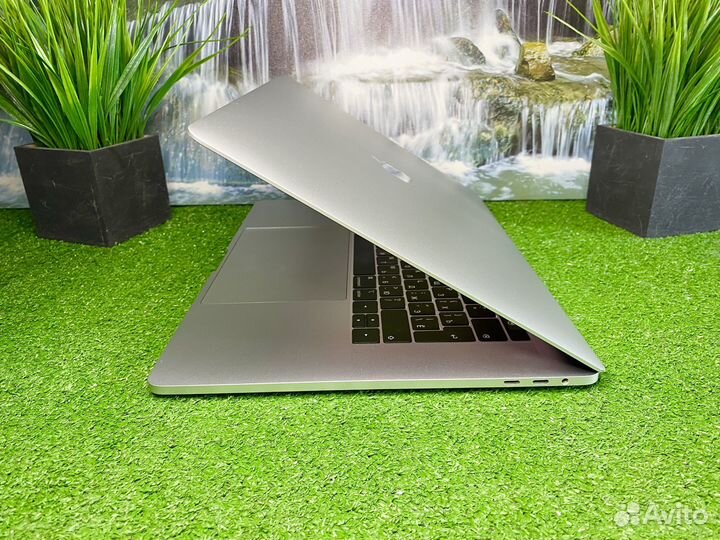 Macbook Pro 15 2018 i7 32Gb 1000Gb Как новый