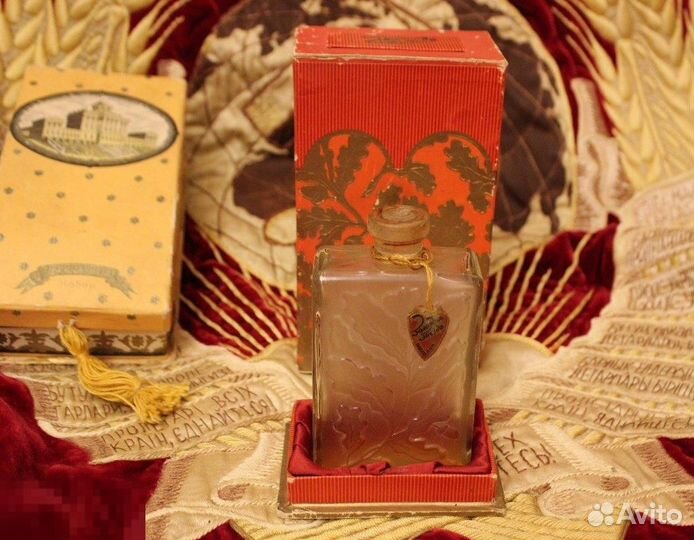 Одеколон Золотая Звезда в родной коробке 1940е.гг