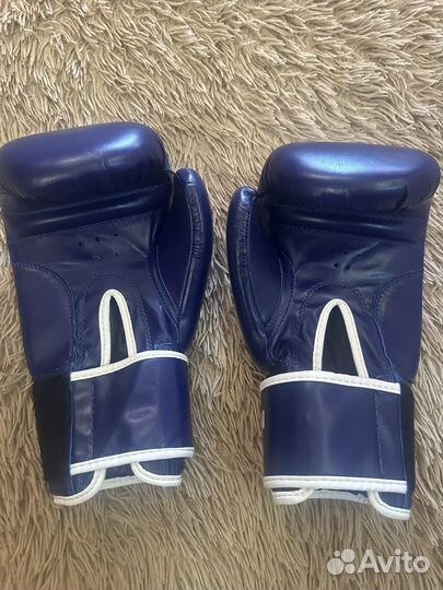 Боксерские перчатки green hill 10 oz