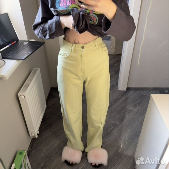 Джинсы зеленые