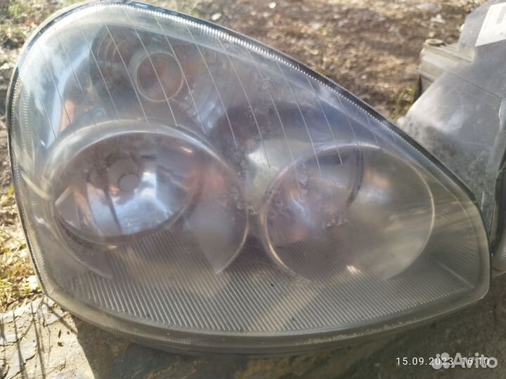 Передние фары на priora 1, одну не продаю