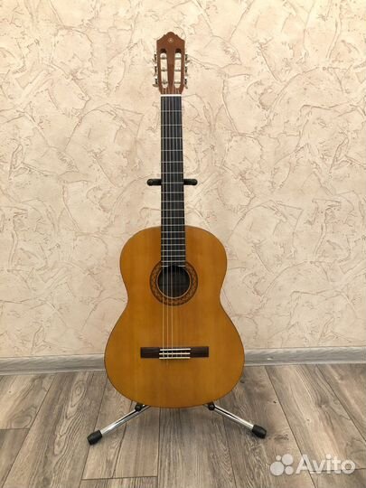 Классическая гитара Yamaha