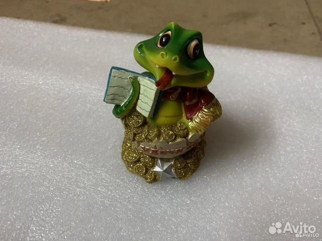 Статуэтки разные