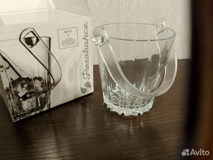 Стеклянное ведро для льда