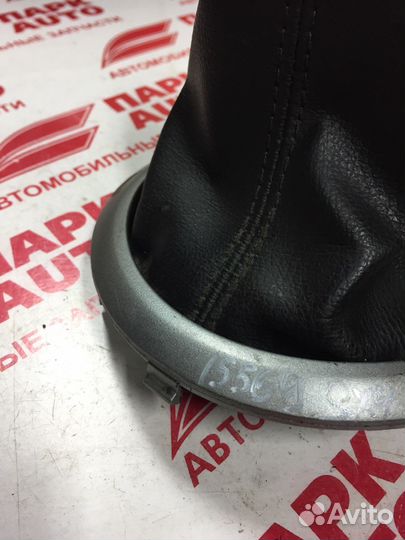 Чехол кулисы кпп Suzuki SX4 2011