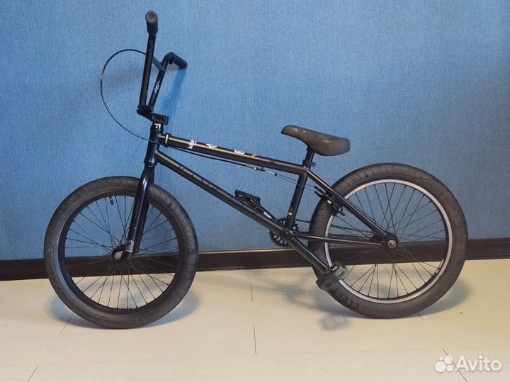 Велосипед BMX Kink Launch Matte Black 20.25