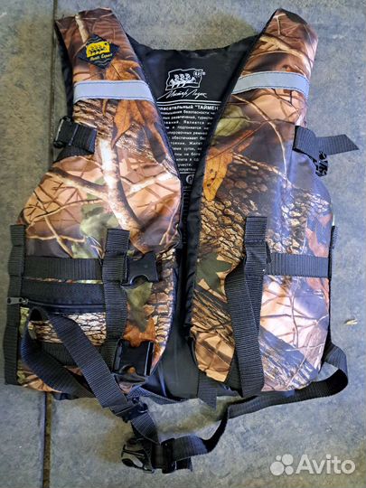 Спасательный жилет