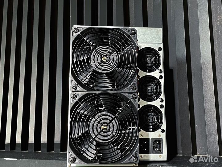 Antminer HS3 9 первый скотч