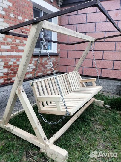 Садовые качели из дерева