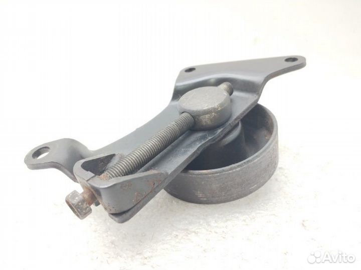 Ролик натяжной навесного оборудования Nissan