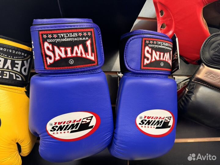 Боксерские перчатки