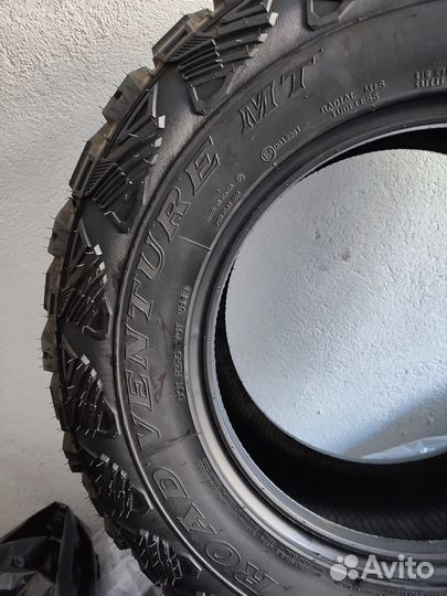 Kumho Road Venture M/T KL71 265/70 R17 121Q