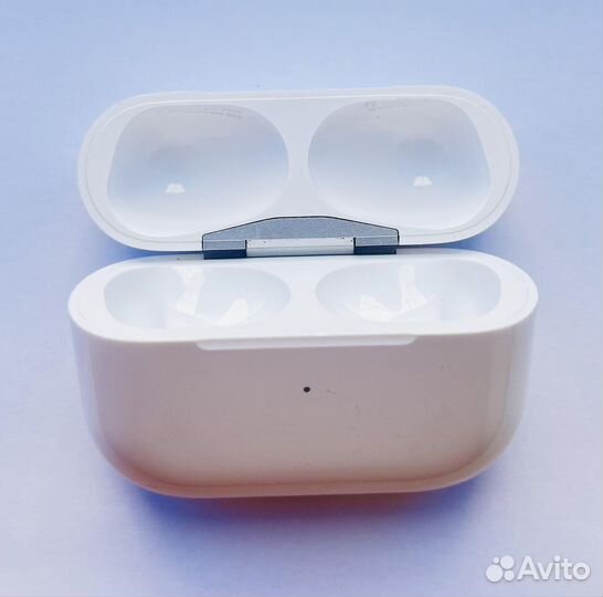 Кейс наушников AirPods Pro 2 A2700