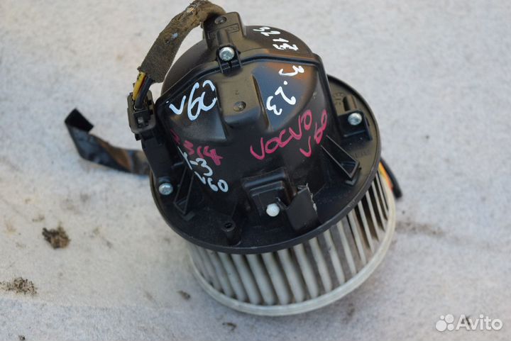 Моторчик печки Volvo V60