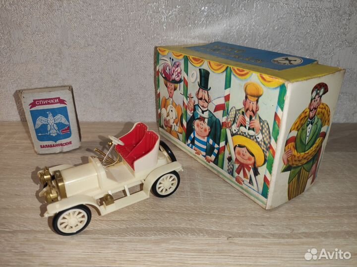 Модель старинного авто