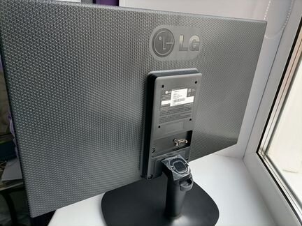 Монитор LG 22