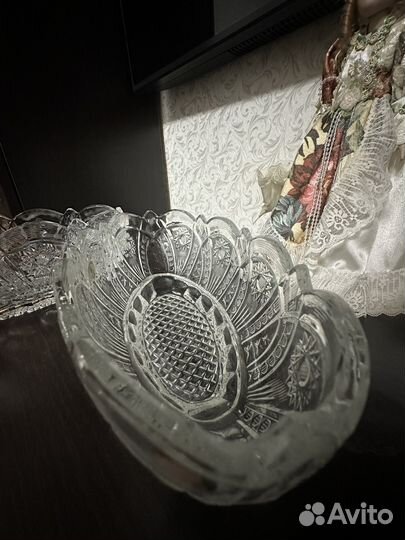 Хрустальная фруктовница и лодочки