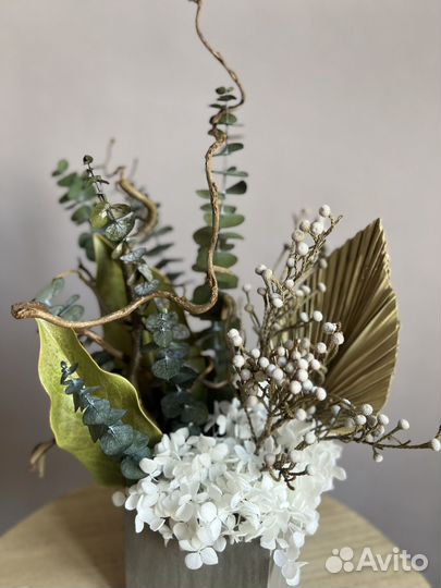 Композиция в кашпо Флоринта из сухоцветов