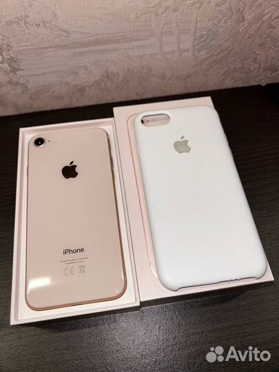 Телефон iPhone 8
