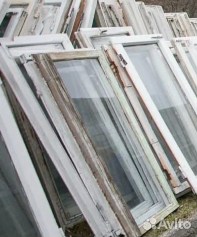 Старые оконные рамы и двери межкомнатные