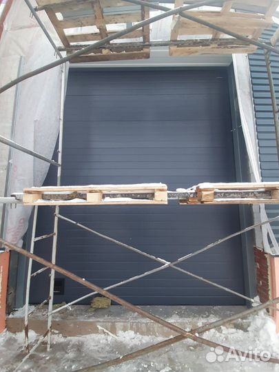 Секционные ворота