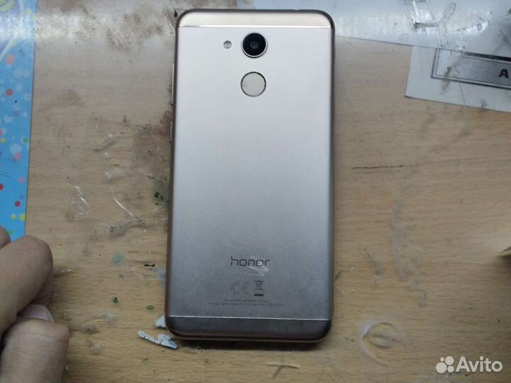 Honor 6c pro телефон хороший, целый